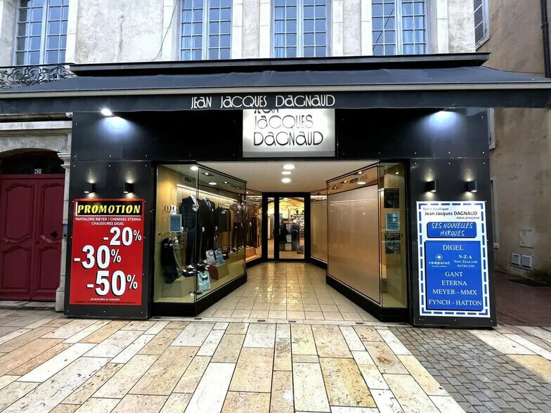 Local commercial dans Villefranche-sur-Saône à louer - Photo de l’immeuble – Image 1 sur 8
