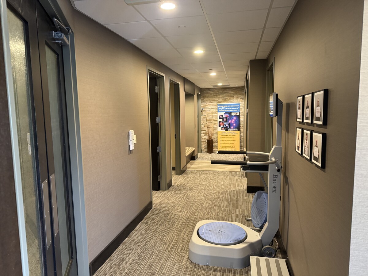 7300 France Ave S, Edina, MN 55435 - Lot 302 - - Photo intérieure - Image 2 of 4