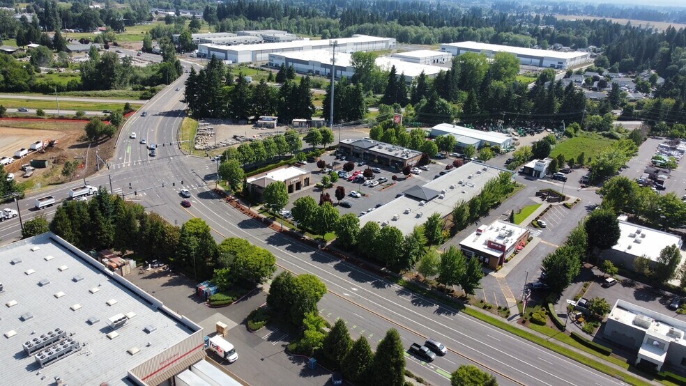 8720 NE Centerpointe Dr, Vancouver, WA à louer - Photo de l’immeuble – Image 3 sur 5