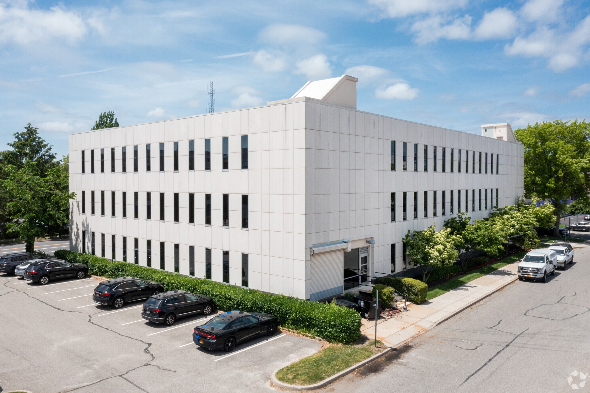 1399 Franklin Ave, Garden City, NY à louer Photo principale– Image 1 sur 8