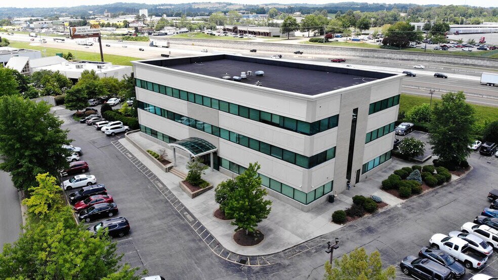10201 Parkside Dr, Knoxville, TN à louer - Photo principale – Image 1 sur 3