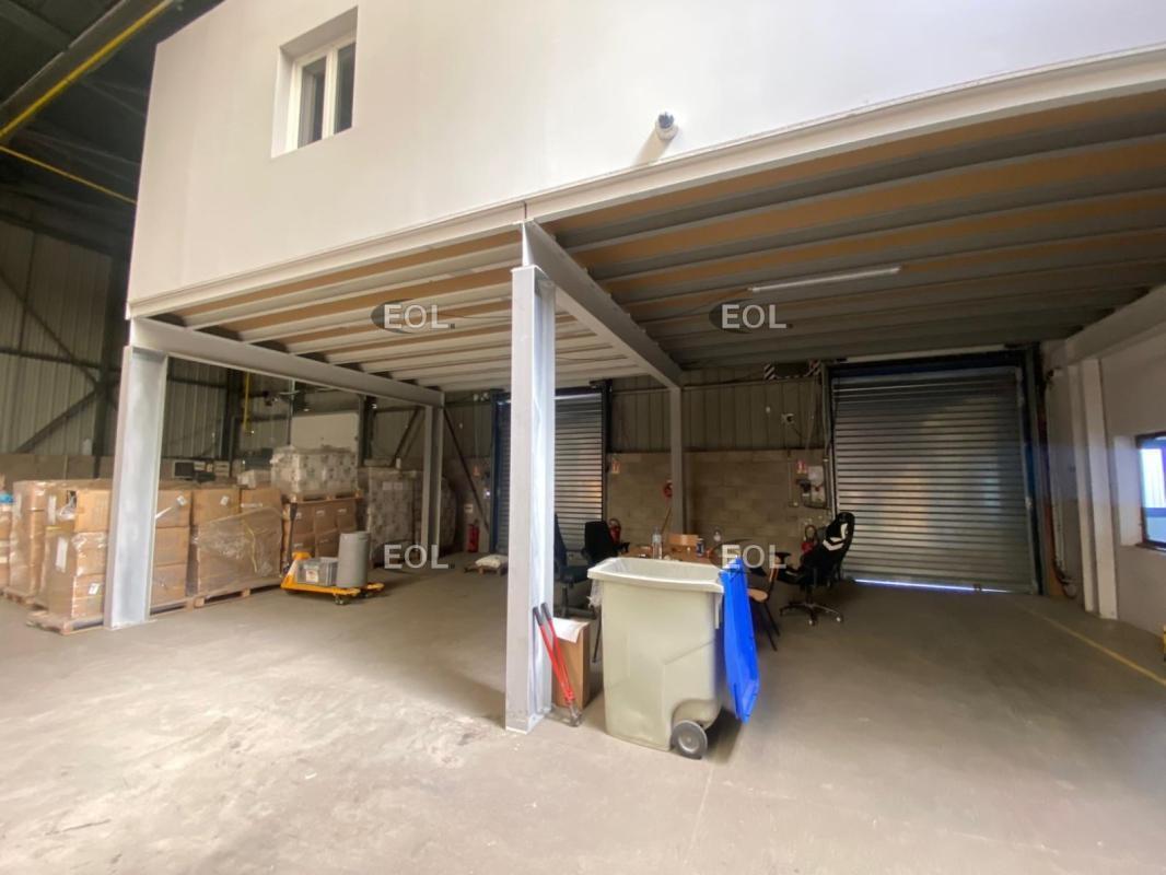 Industriel/Logistique dans Santeny à vendre Photo intérieure– Image 1 sur 12