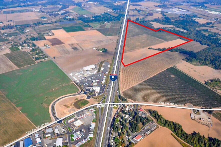 I-5 Hwy, Aurora, OR à vendre - Aérien – Image 1 sur 2