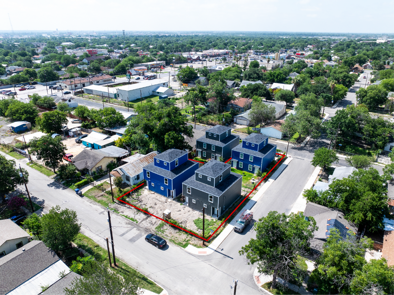3038 W Salinas St, San Antonio, TX à vendre - Photo de l’immeuble – Image 2 sur 16
