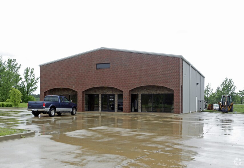 8489 Industrial Dr, Olive Branch, MS à louer - Photo de l’immeuble – Image 2 sur 5