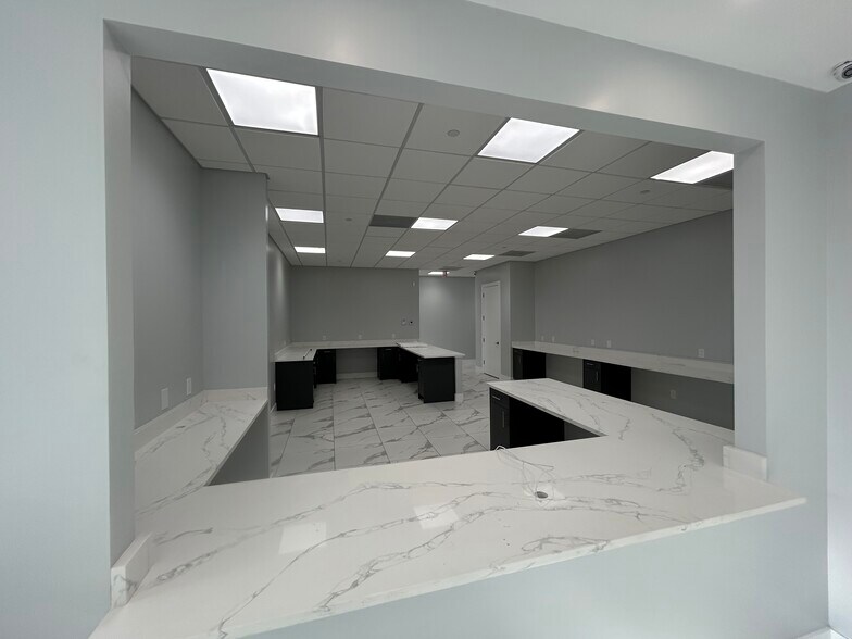 22904 Lyden Dr, Estero, FL à louer - Photo intérieure – Image 3 sur 20