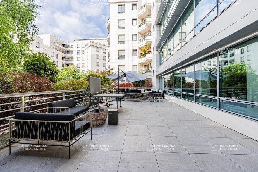 50 Quai Charles Pasqua, Levallois-Perret à louer - Photo de l’immeuble – Image 1 sur 7