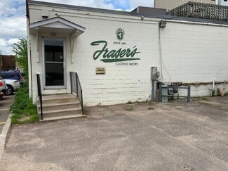 Plus de détails pour 213 Pembroke St W, Pembroke, ON - Local commercial à louer