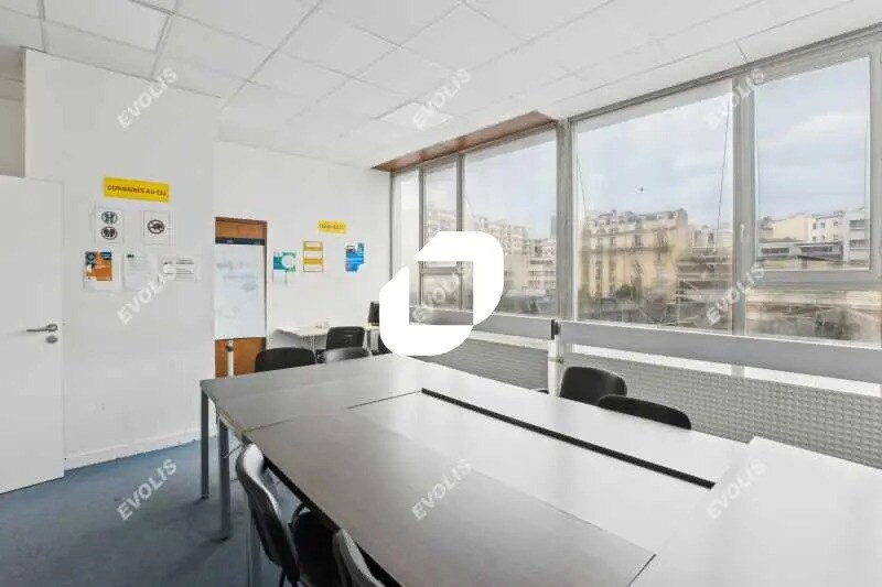 Bureau dans Montreuil à louer - Photo de l’immeuble – Image 2 sur 14