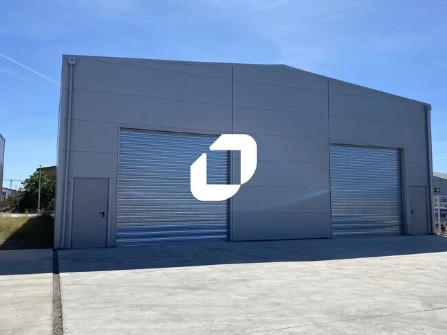 Plus de détails pour Local d'activités à louer