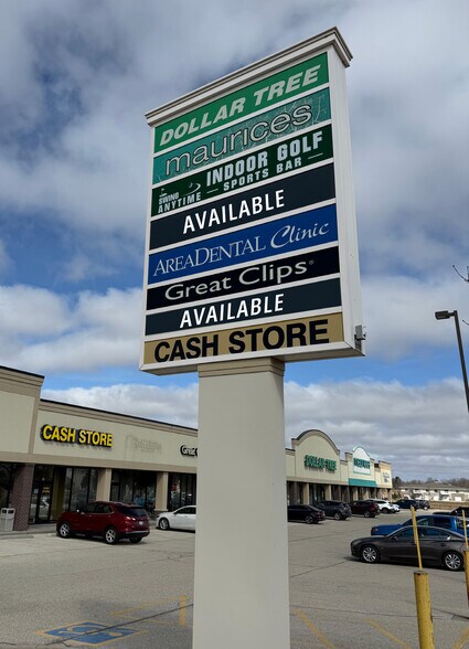 35-73 Liberty Ave, Hartford, WI à louer - Photo de l’enseigne sur pylône – Image 3 sur 4