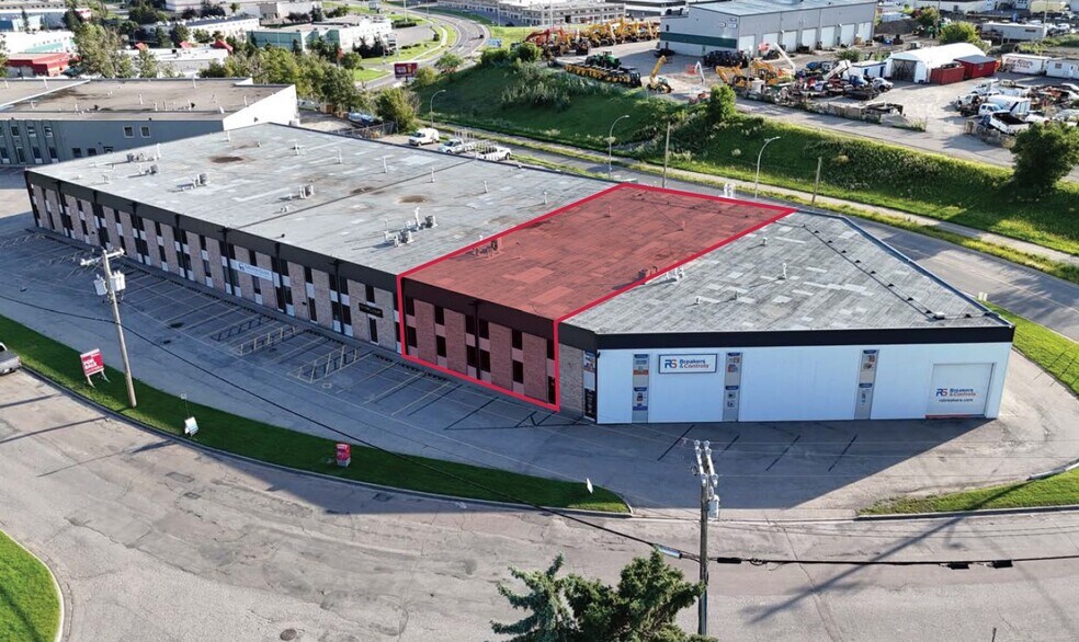 1301-1313 Hastings Cres SE, Calgary, AB à louer - Photo de l’immeuble – Image 1 sur 8