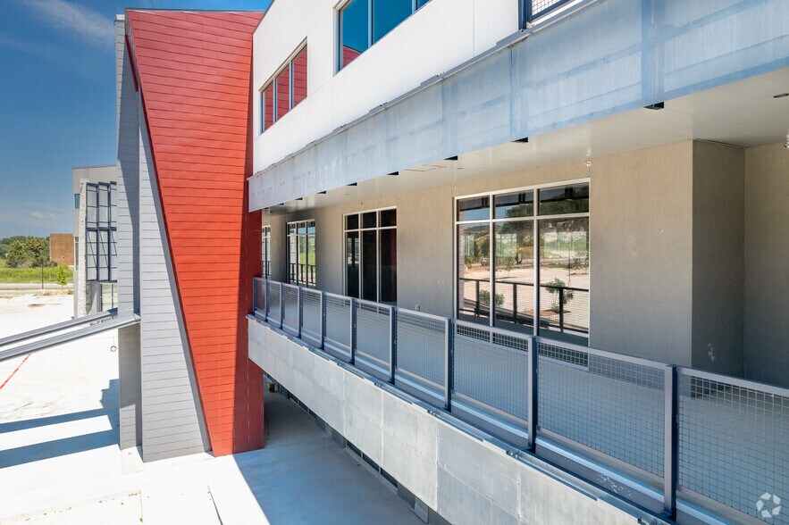 20327 W Interstate 10, San Antonio, TX à louer - Photo de l’immeuble – Image 1 sur 25