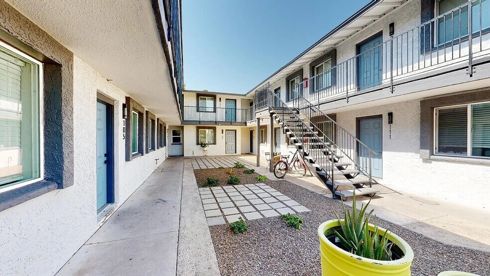 1545 W Denton Ln, Phoenix, AZ à vendre - Photo de l’immeuble – Image 2 sur 4