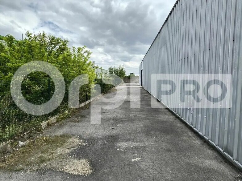 Local d’activités dans Cormontreuil à louer - Photo de l’immeuble – Image 2 sur 5