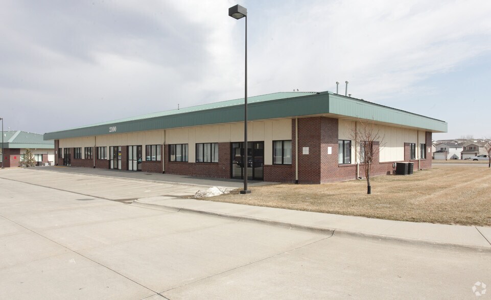 2100 Fletcher Ave, Lincoln, NE à louer - Photo principale – Image 1 sur 4