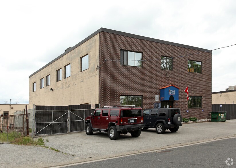 57 Research Rd, Toronto, ON à vendre - Photo de l’immeuble – Image 2 sur 2