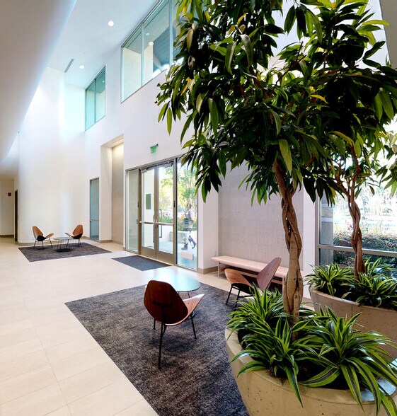 2901 Tasman Dr, Santa Clara, CA à louer - Hall d’entrée – Image 3 sur 7