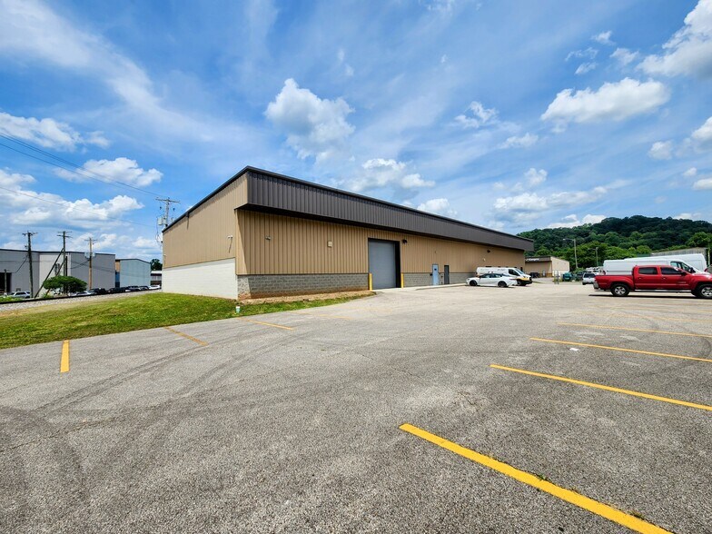 13 Craddock Way, Poca, WV à louer - Photo de l’immeuble – Image 2 sur 6