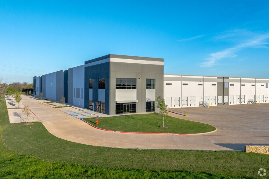 3411 Mingo Rd, Denton, TX à louer - Photo de l’immeuble – Image 2 sur 41