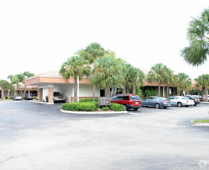 6710 W Sunrise Blvd, Plantation, FL à louer - Photo principale – Image 2 sur 4