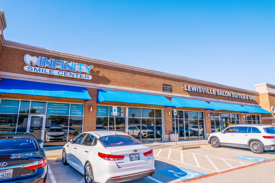 Tx-121, Lewisville, TX à louer - Photo de l’immeuble – Image 3 sur 8