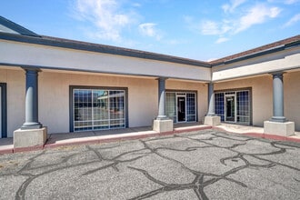 4160 S Pecos Rd, Las Vegas, NV à louer Photo intérieure– Image 2 sur 12