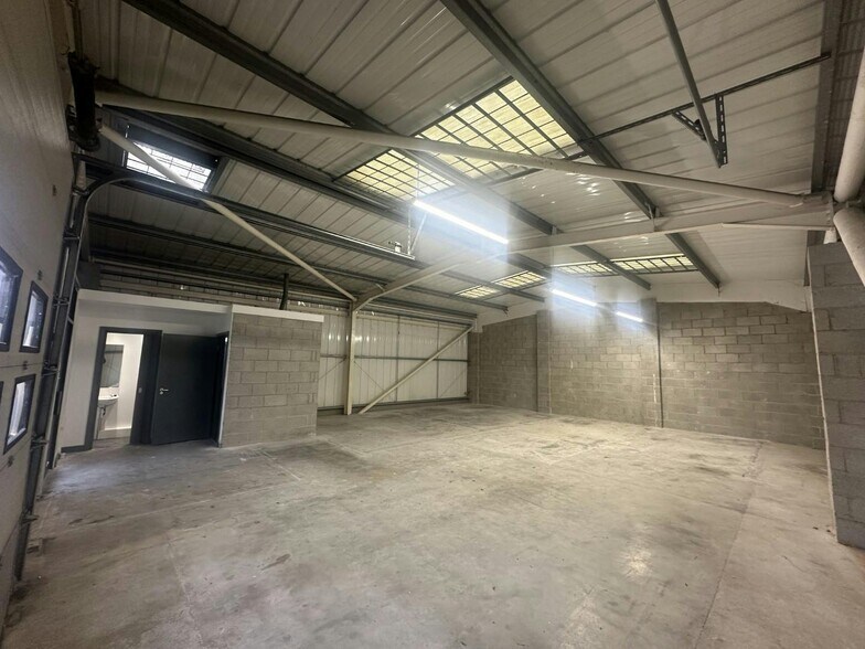 Brookside Business Park, Manchester à louer - Photo de l’immeuble – Image 3 sur 7