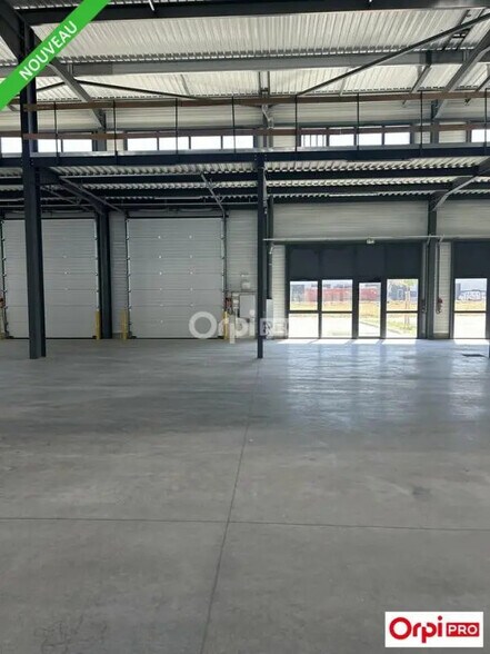 Local d’activités dans Pierrelatte à louer - Photo intérieure – Image 1 sur 3