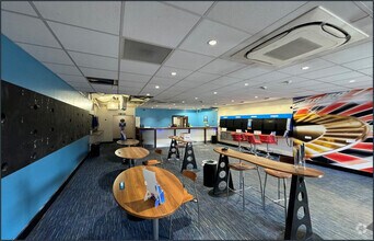 114-118 Manse Rd, Newmains à louer Photo intérieure– Image 1 sur 4