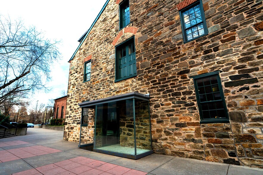 1340 Smith Ave, Baltimore, MD à louer - Photo de l’immeuble – Image 3 sur 4