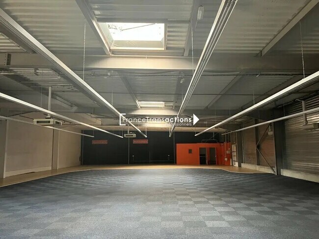 Plus de détails pour Local commercial à louer