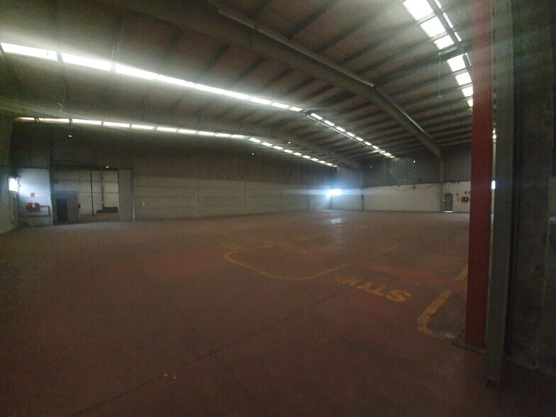 Industriel/Logistique dans Alcalá de Guadaíra, Sevilla à louer - Photo de l’immeuble – Image 3 sur 9