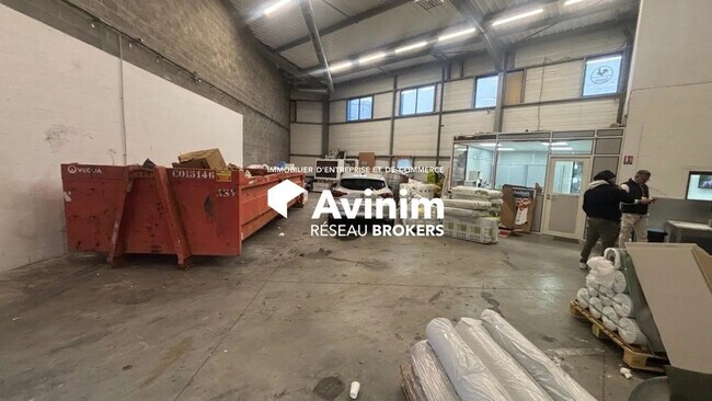 Plus de détails pour Local d'activités à louer