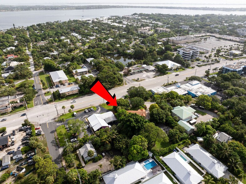 400 SE Flamingo Ave, Stuart, FL à vendre - Photo de l’immeuble – Image 3 sur 23