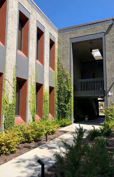 453-467 Forbes Blvd, South San Francisco, CA à louer - Photo de l’immeuble – Image 3 sur 4