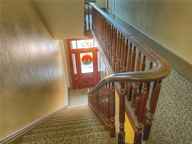 102 E High St, Waynesburg, PA à vendre - Hall d’entrée – Image 2 sur 11