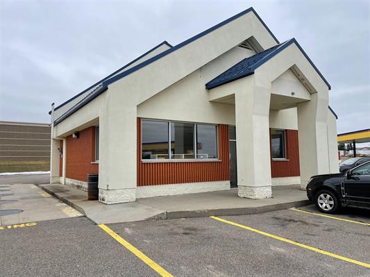 1501-1509 W McMillan St, Marshfield, WI à louer - Photo de l’immeuble – Image 2 sur 4