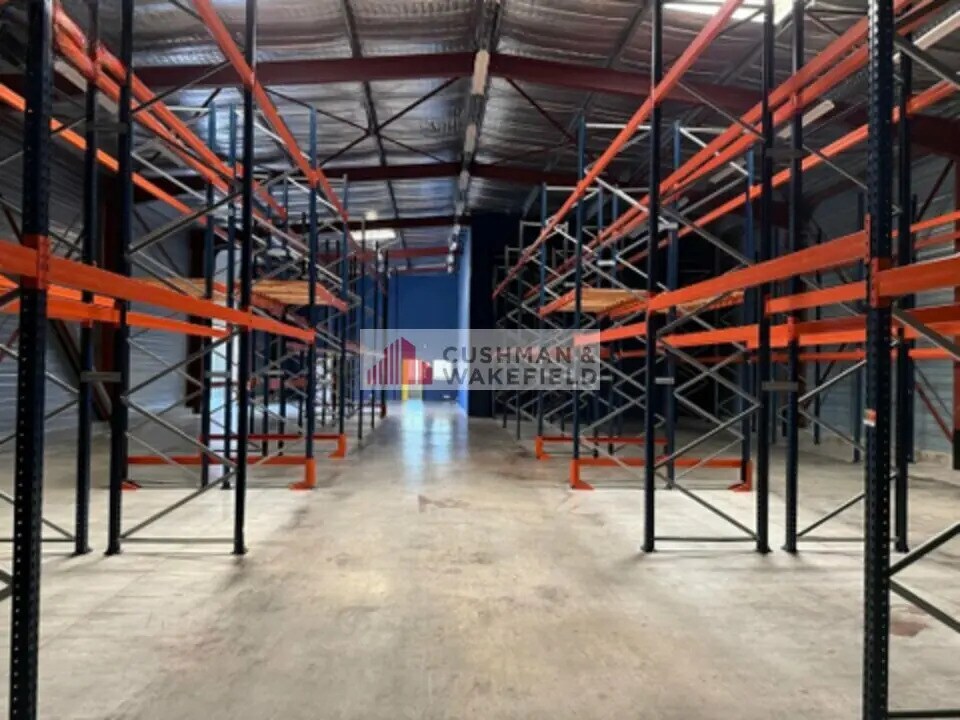 Local d’activités dans Gallargues-le-Montueux à louer Photo intérieure– Image 1 sur 7