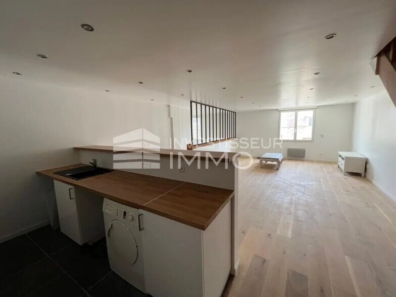 Bureau dans Rozay-en-Brie à louer - Photo de l’immeuble – Image 3 sur 8