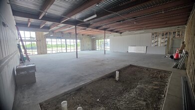 8100 Park Blvd N, Pinellas Park, FL à louer Photo de l’immeuble– Image 2 sur 7