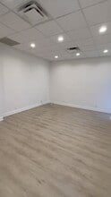 4748-4794 NE 11th Ave, Oakland Park, FL à louer - Vidéo sur l’annonce professionnelle 