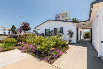 19361 Beach Blvd, Huntington Beach, CA à louer Photo intérieure– Image 2 sur 26