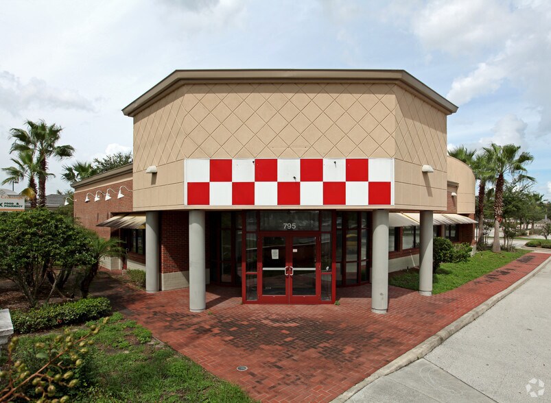795 Gateway Dr, Altamonte Springs, FL à louer - Photo principale – Image 3 sur 5