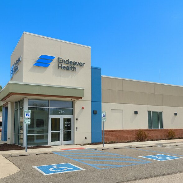 712 Northwest Hwy, Fox River Grove, IL à vendre - Photo de l’immeuble – Image 3 sur 15