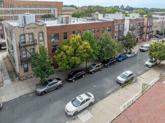 Plus de détails pour 31-23 47th St, Astoria, NY - Logement à vendre