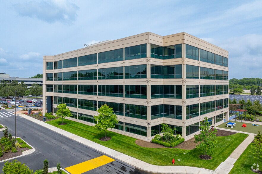 450 E 96th St, Indianapolis, IN à louer - Photo de l’immeuble – Image 2 sur 6