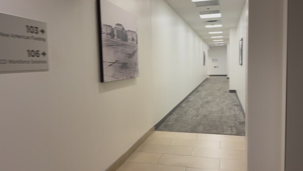 2121 W Chandler Blvd, Chandler, AZ à louer - Vidéo sur l’annonce professionnelle – Image 2 sur 10