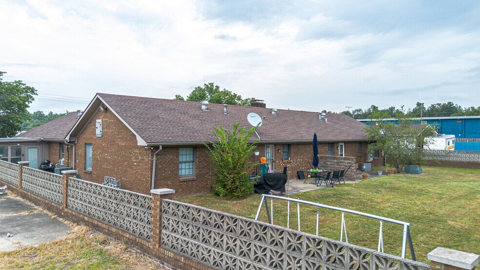 1120 E 8th St, Metropolis, IL à vendre - Photo de l’immeuble – Image 2 sur 3
