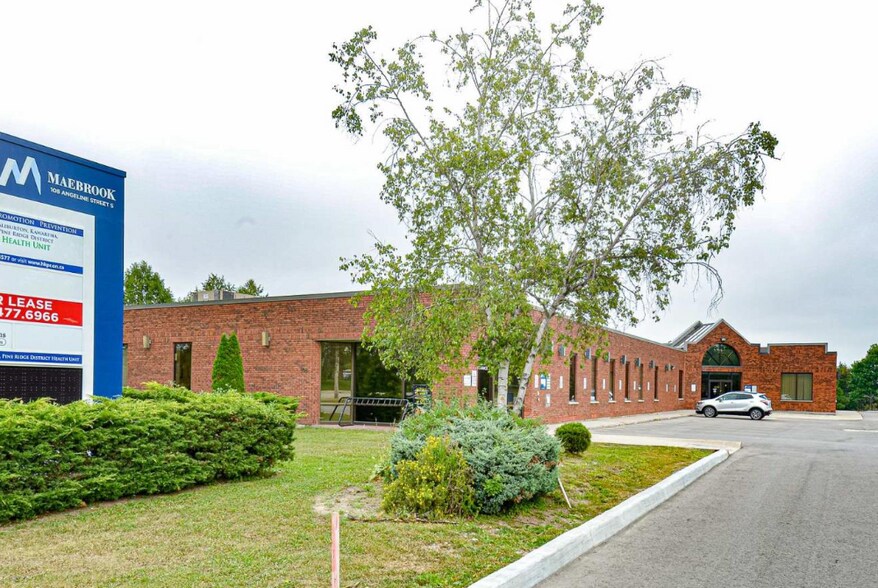 108 Angeline St, Lindsay, ON à louer - Photo de l’immeuble – Image 3 sur 5